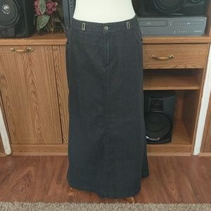 Light weight black denim skirt